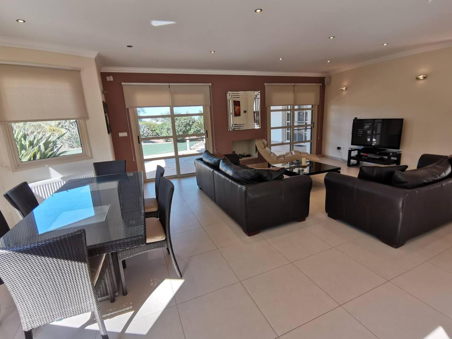 Orchard Blossom Private Villa With Pool Phrenaros Luaran gambar