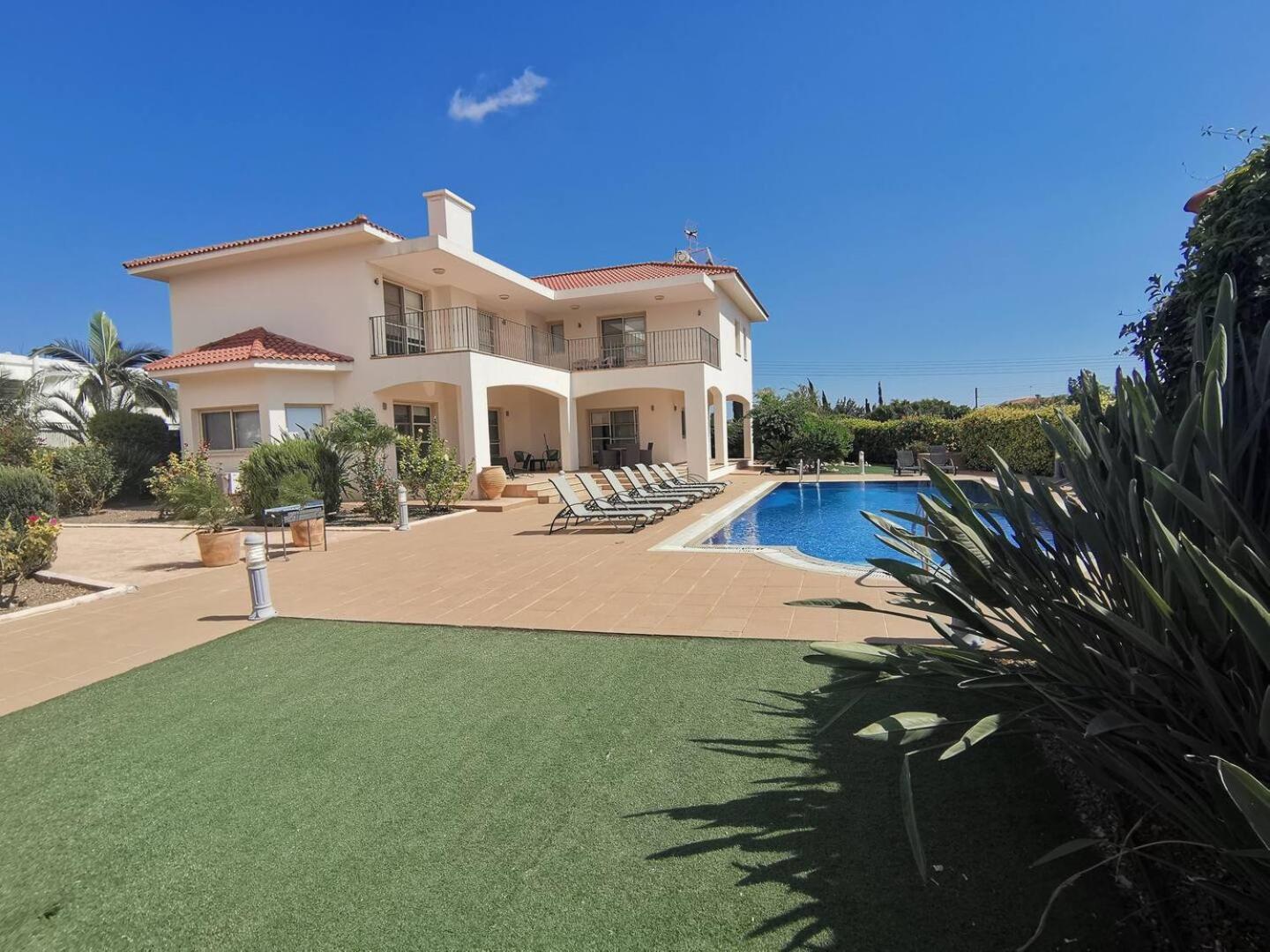 Orchard Blossom Private Villa With Pool Phrenaros Luaran gambar