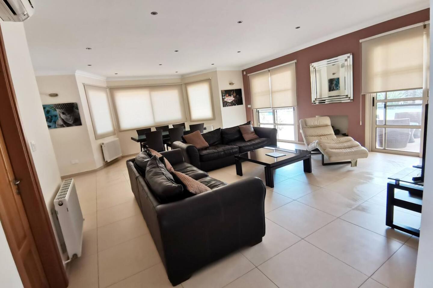 Orchard Blossom Private Villa With Pool Phrenaros Luaran gambar