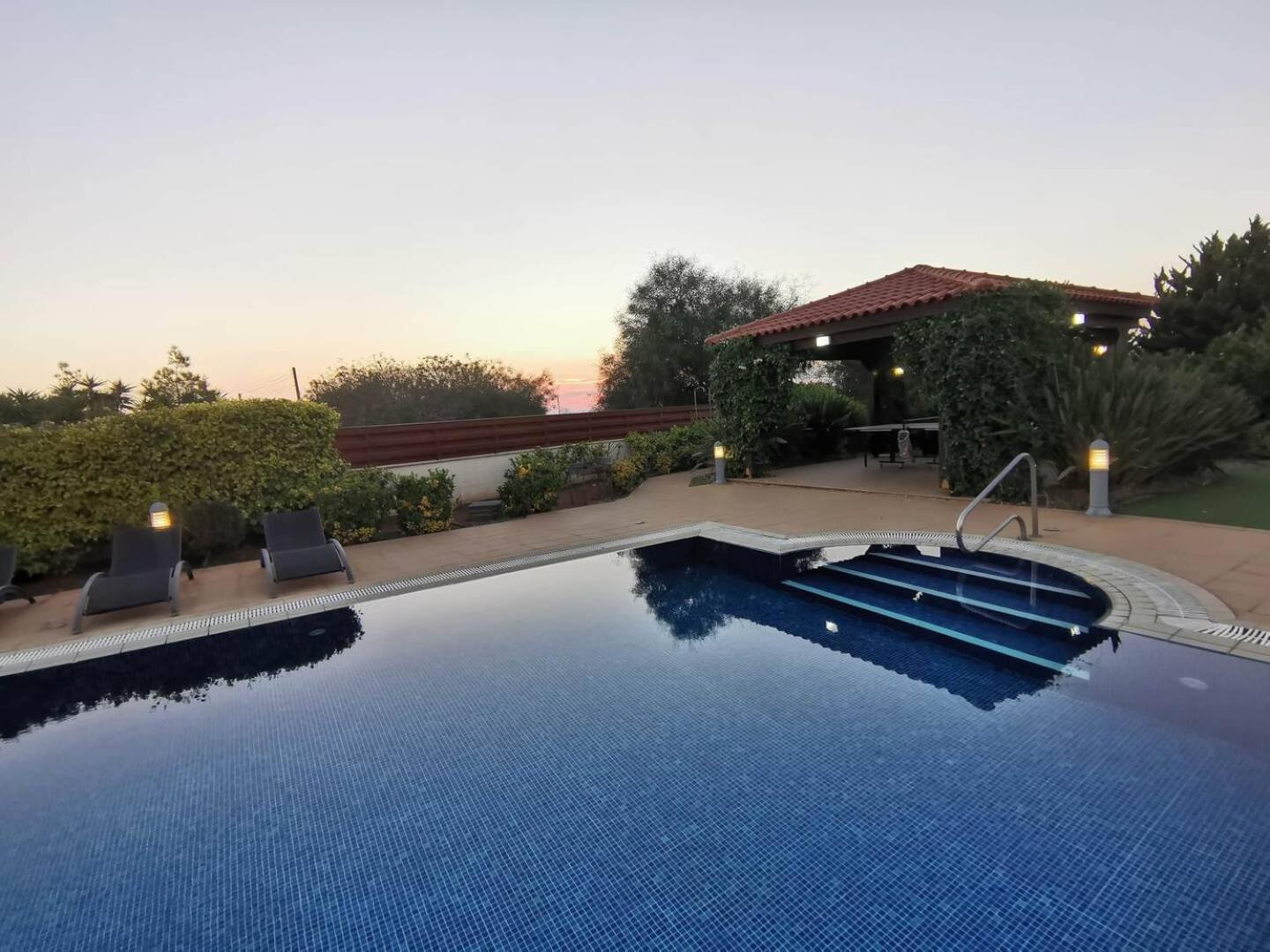 Orchard Blossom Private Villa With Pool Phrenaros Luaran gambar