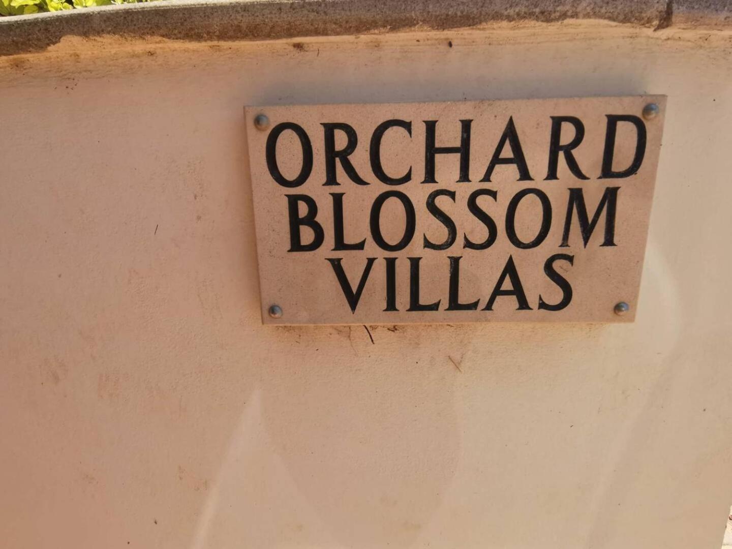 Orchard Blossom Private Villa With Pool Phrenaros Luaran gambar