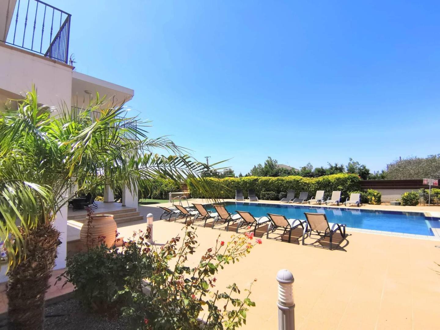 Orchard Blossom Private Villa With Pool Phrenaros Luaran gambar