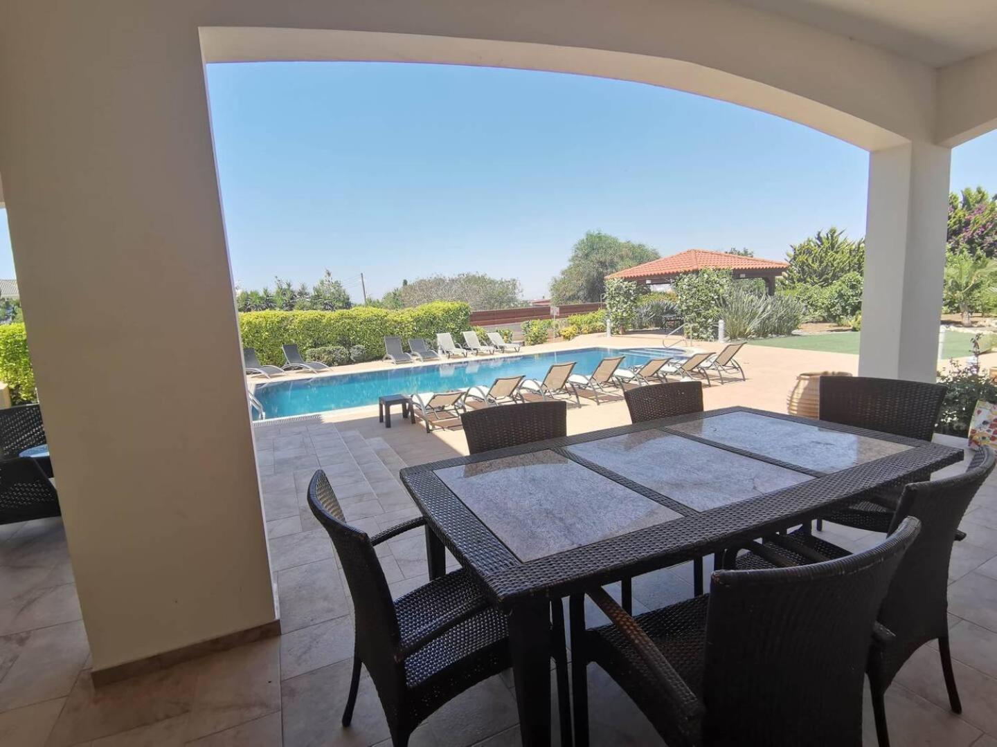 Orchard Blossom Private Villa With Pool Phrenaros Luaran gambar