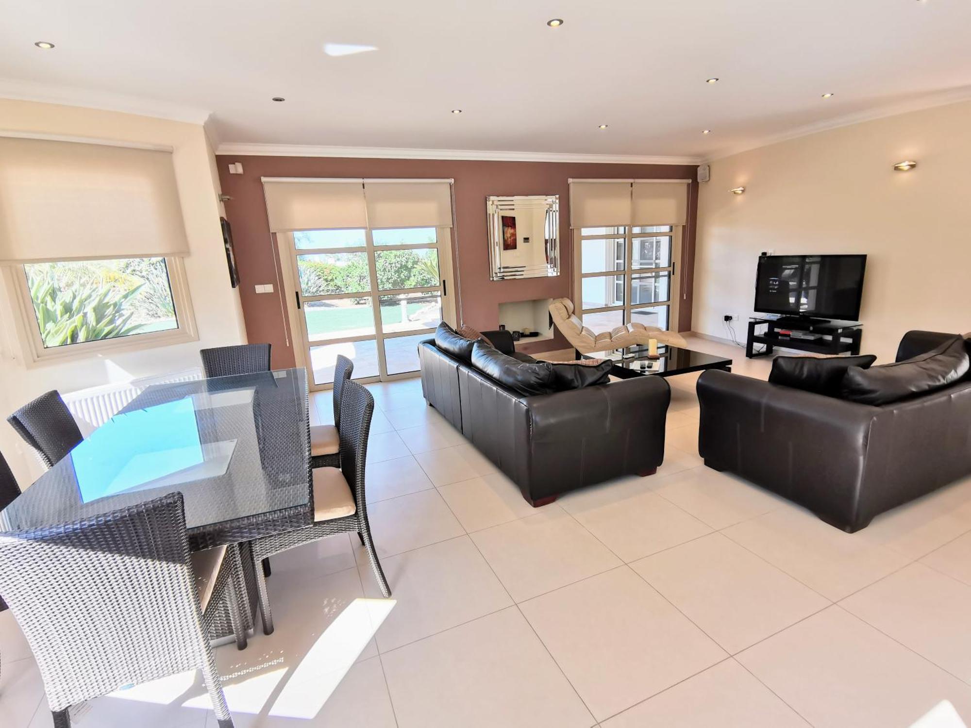 Orchard Blossom Private Villa With Pool Phrenaros Luaran gambar