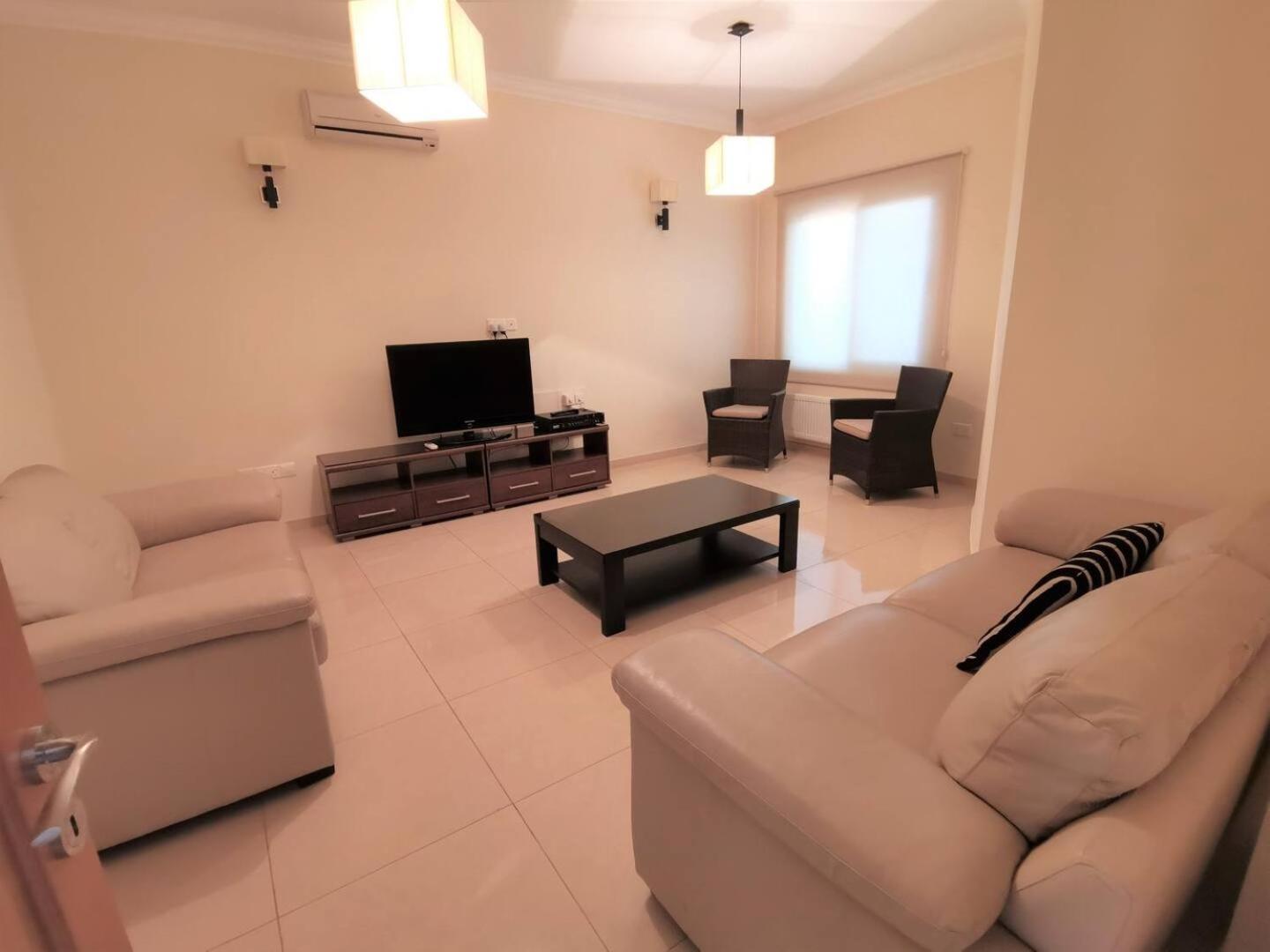 Orchard Blossom Private Villa With Pool Phrenaros Luaran gambar